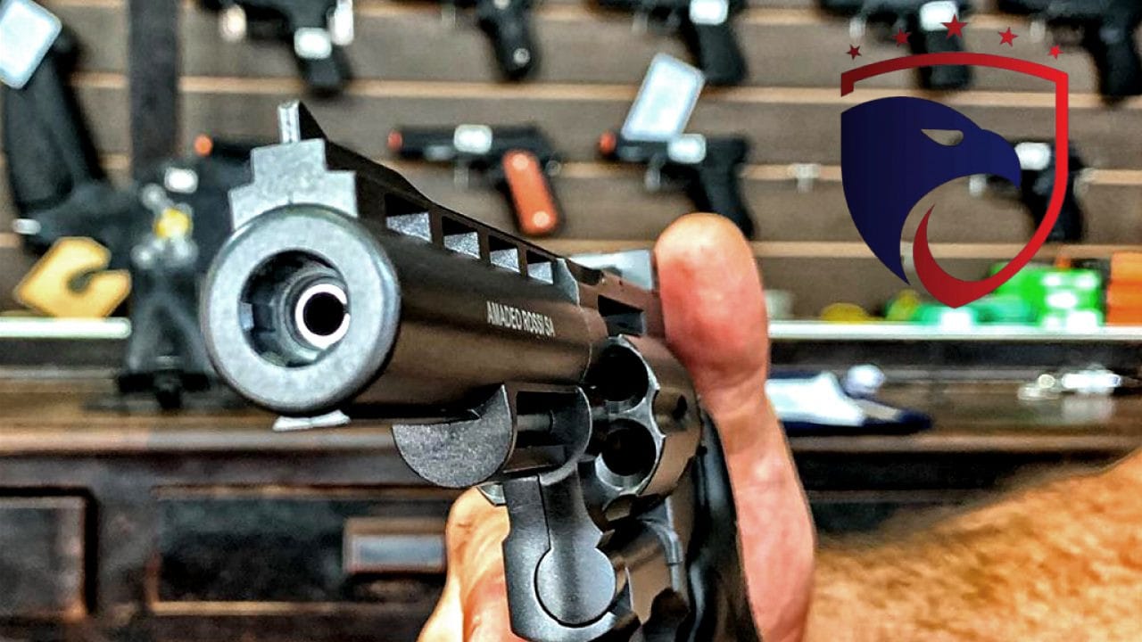 Mercado clandestino de armas de fogo